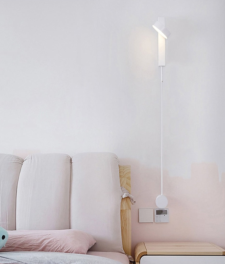 Nastavitelné LED nástěnné svítidlo pro osvětlení pracovního prostoru