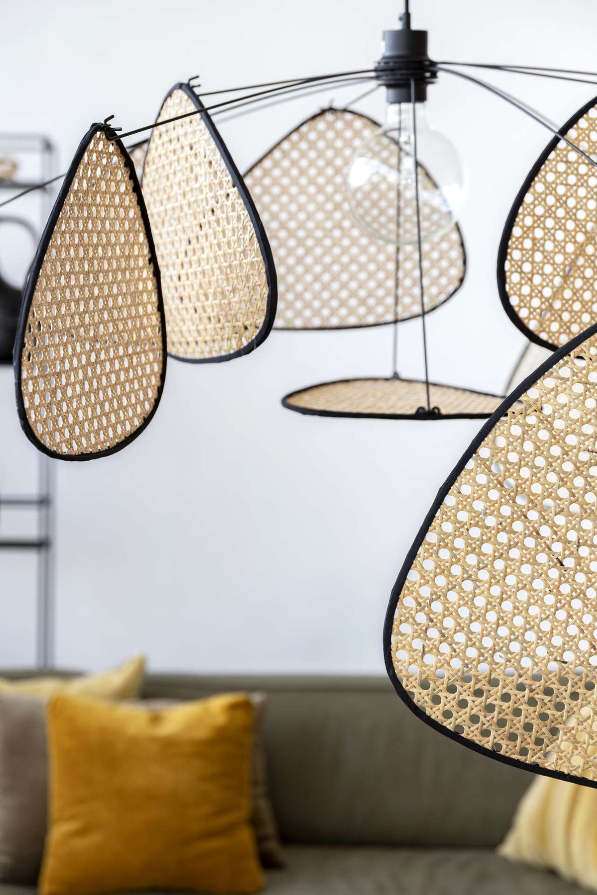 Lampa Wisząca Asymetryczna Boho Z Ażurowym Kloszem