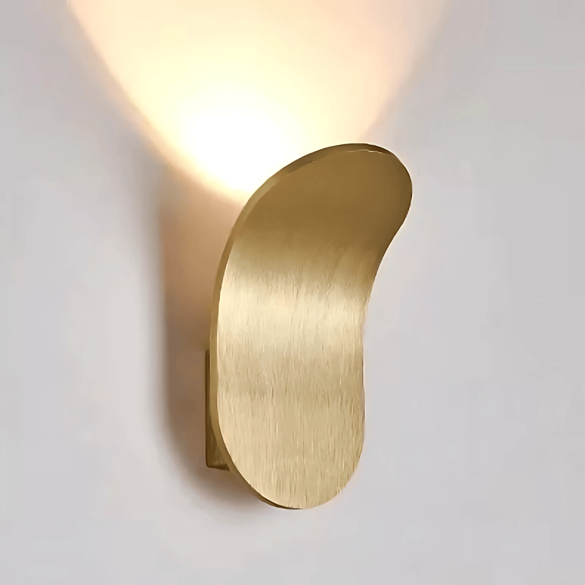 Kinkiet LED Nowoczesny Zagięty Design Ciepłe Światło