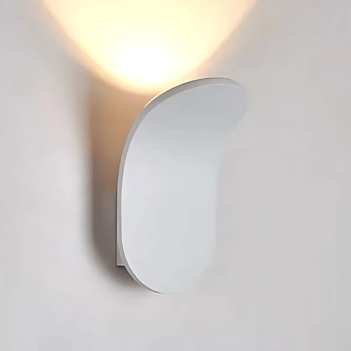 Kinkiet LED Nowoczesny Zagięty Design Ciepłe Światło