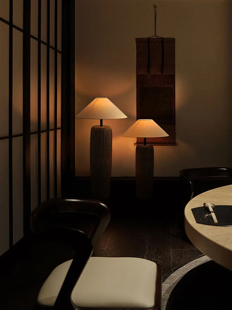 Lampa Podłogowa Japandi Z Organiczną Formą