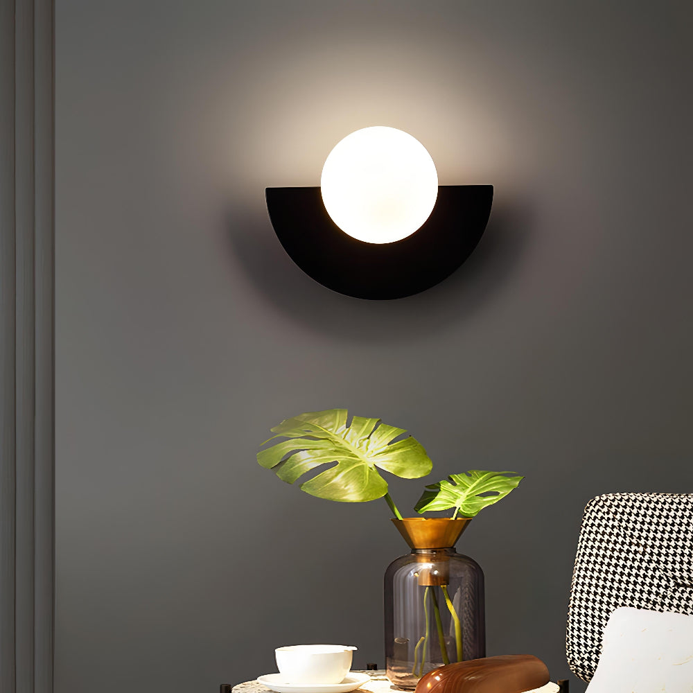 Aplica modernă semicirculară, lampă de perete LED cu glob mat