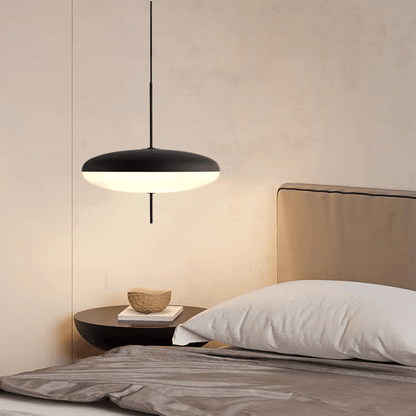 Oválné závěsné svítidlo s moderním designem