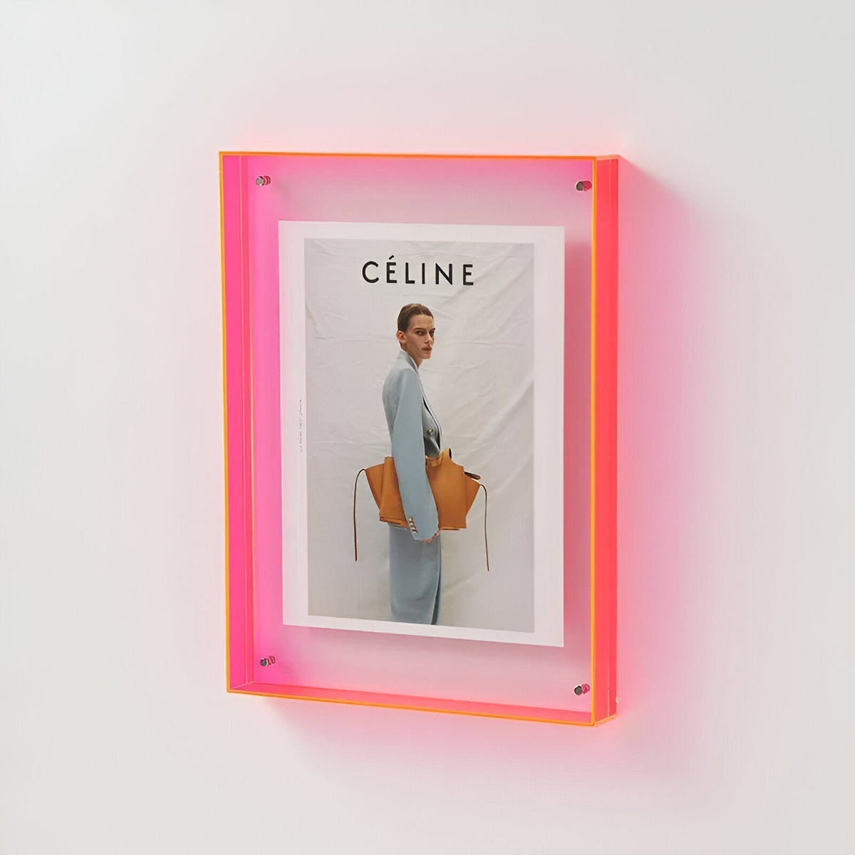 Průhledný minimalistický stojací a nástěnný rámeček na fotografie