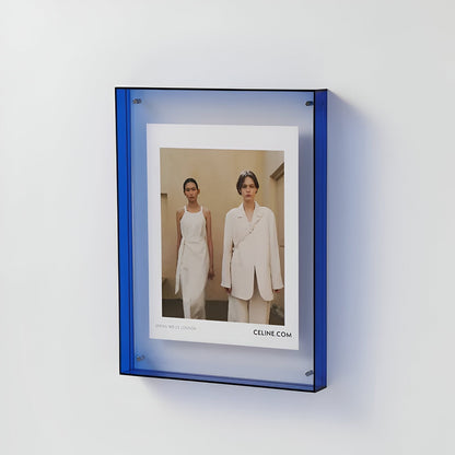 Průhledný minimalistický stojací a nástěnný rámeček na fotografie
