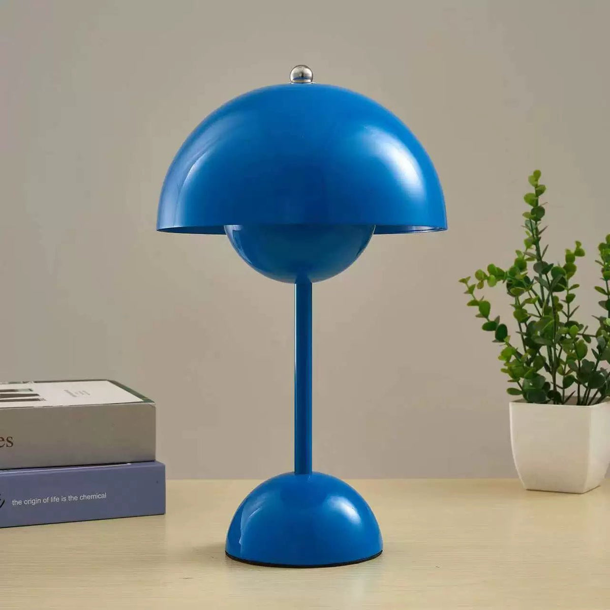 Bezprzewodowa Lampa Stołowa o Minimalistycznym Designie Alternate