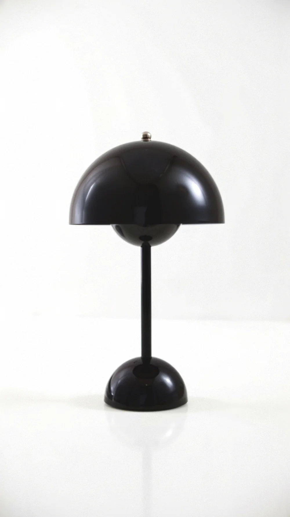 Bezprzewodowa Lampa Stołowa o Minimalistycznym Designie Side