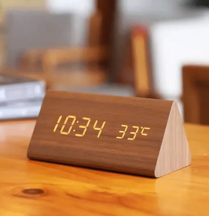 Drewniany Zegar LED WoodSense Sterowany Głosem Front