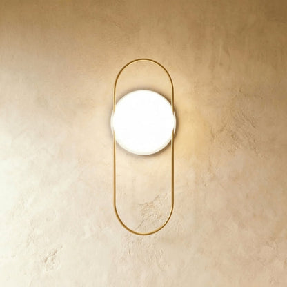 Elegancka Metalowa Lampa Ścienna z Matowym Kloszem Back