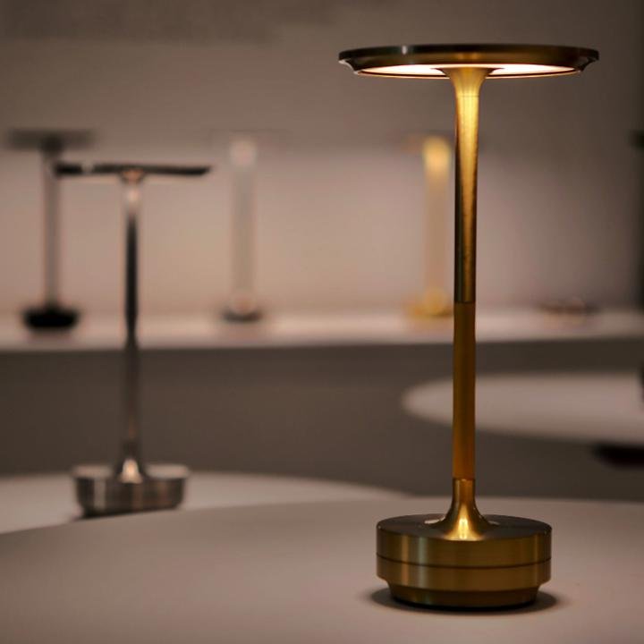 Metalowa Przenośna Bezprzewodowa Lampa Stołowa Regulowana Detail