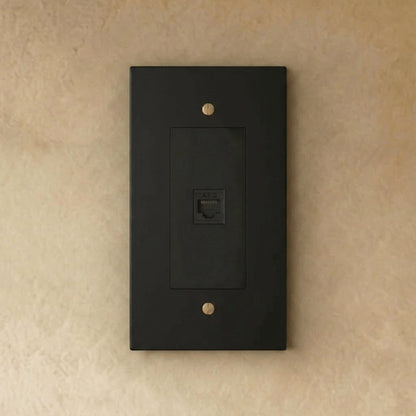 Mosiężne Gniazdko Ethernet RJ45 Minimalistyczne Front