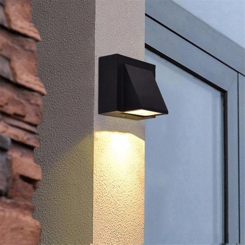 Nowoczesna Czarna Metalowa Zewnętrzna Lampa Ścienna LED Front