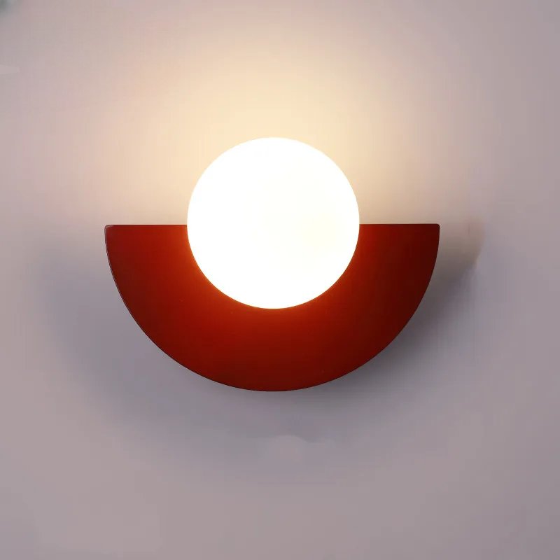 Nowoczesna Lampa Ścienna LED z Półkulistym Kloszem Alternate