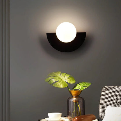 Nowoczesna Lampa Ścienna LED z Półkulistym Kloszem Close Up