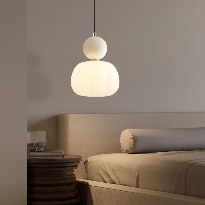 Nowoczesna Lampa Wisząca z Kulistym Elementem Mlecznym Angle