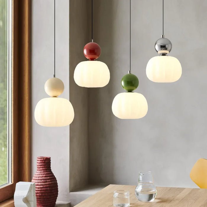 Nowoczesna Lampa Wisząca z Kulistym Elementem Mlecznym Hero