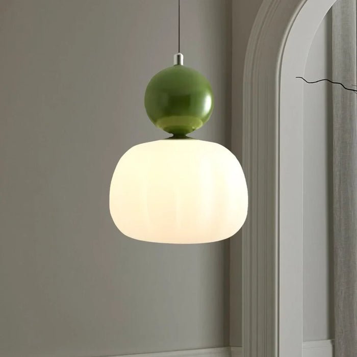 Nowoczesna Lampa Wisząca z Kulistym Elementem Mlecznym Lifestyle