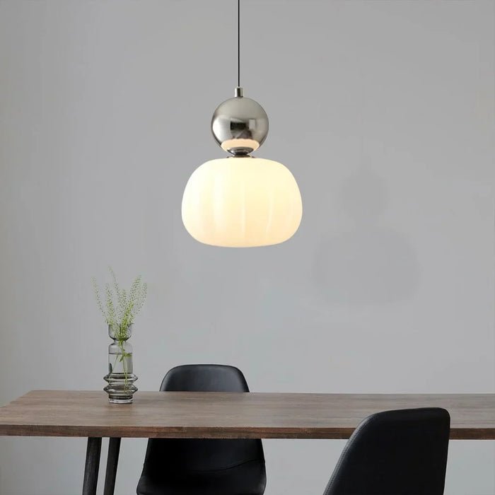 Nowoczesna Lampa Wisząca z Kulistym Elementem Mlecznym View 13