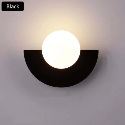 Nowoczesna Metalna Lampa Ścienna w Kształcie Półksiężyca Alternate