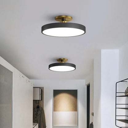 Okrągła lampa sufitowa LED w stylu skandynawskim Close Up