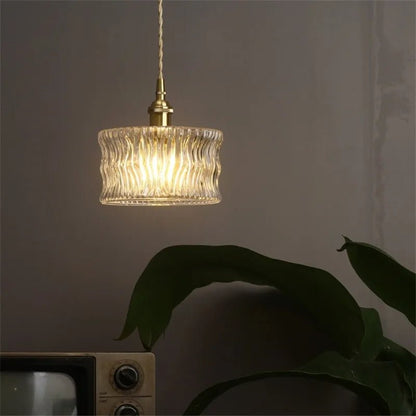 Szklana Lampa Wisząca Vintage Ryflowany Klosz Złote Wykończenie Alternate